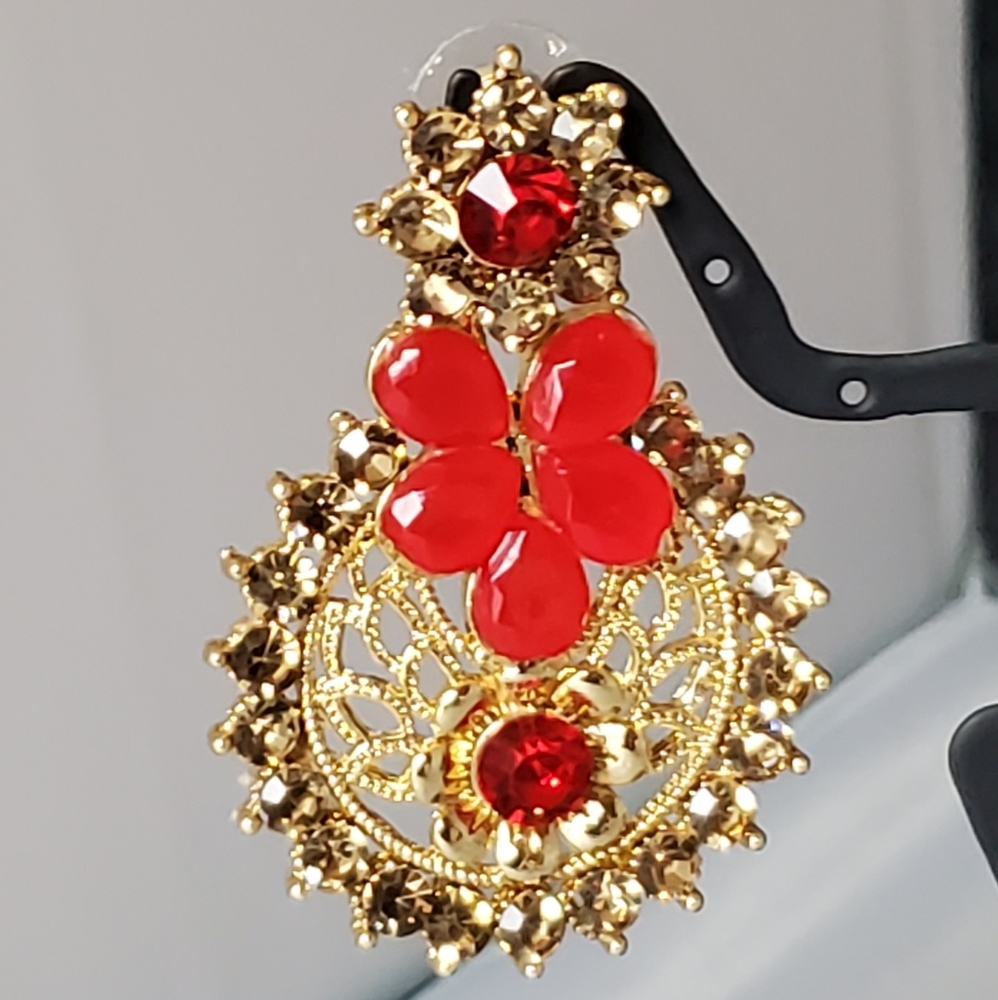 Fancy Earring - Picture 2 of 2